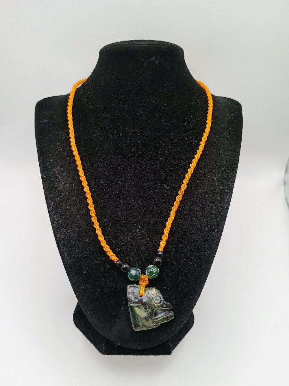 Hand-woven Macrame Necklace Pendant with Chavín Clave Head Stone